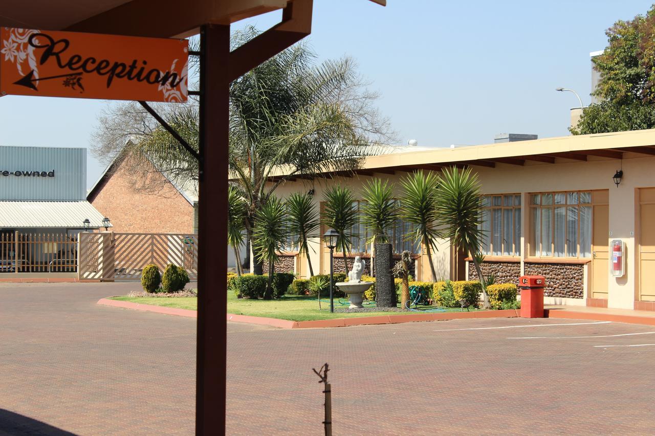 Travel Lodge Middelburg  Exterior photo